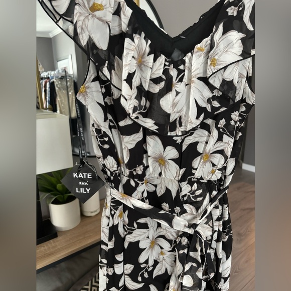 NWT KATE and LILY Dress - Picture 2 of 4